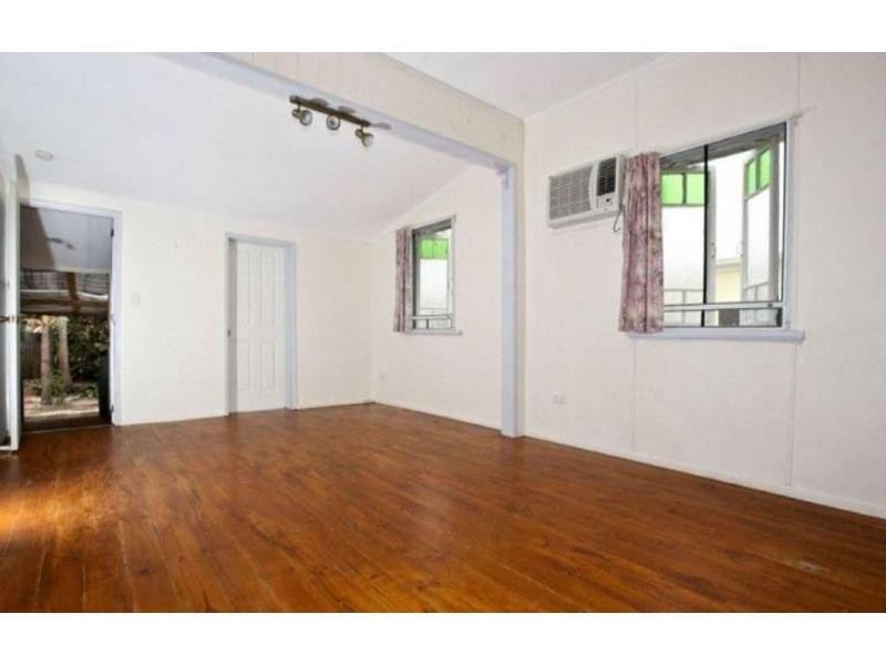 81 Perkins Street, South Townsville QLD 4810