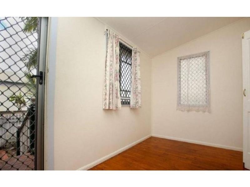 81 Perkins Street, South Townsville QLD 4810