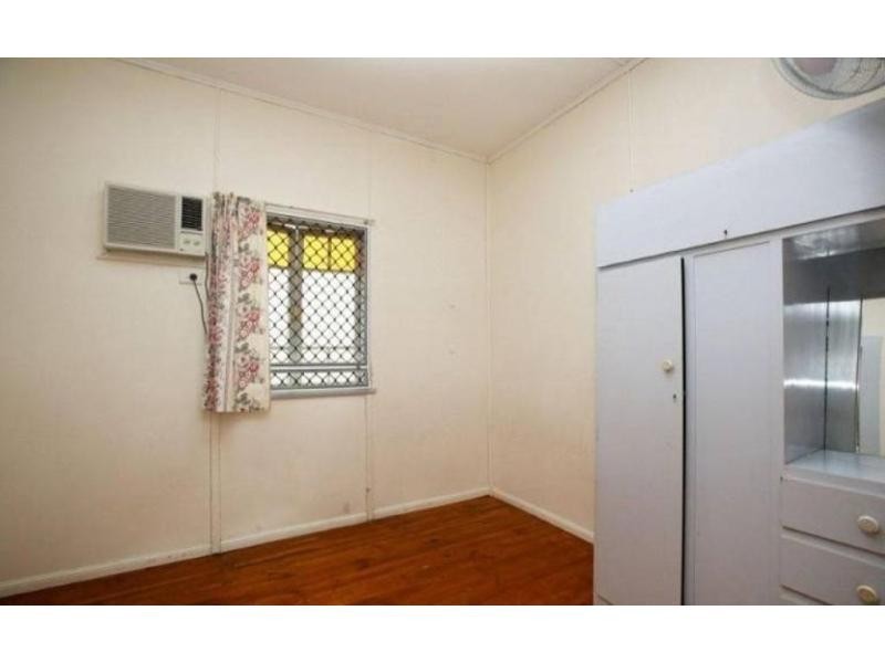 81 Perkins Street, South Townsville QLD 4810