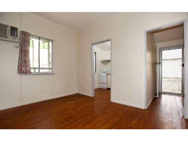 81 Perkins Street, South Townsville QLD 4810