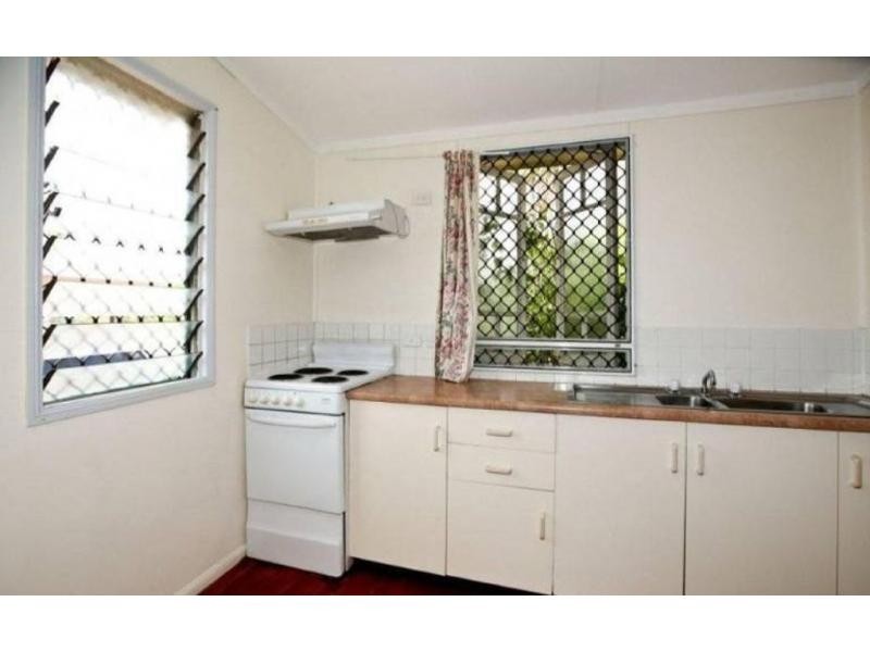 81 Perkins Street, South Townsville QLD 4810