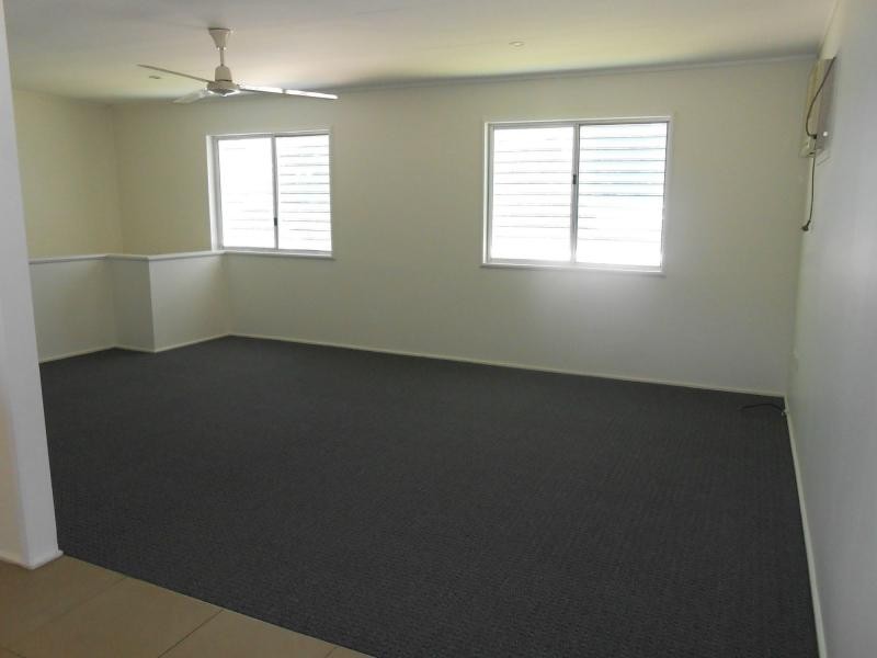 37 Coates Street, Mount Louisa QLD 4814