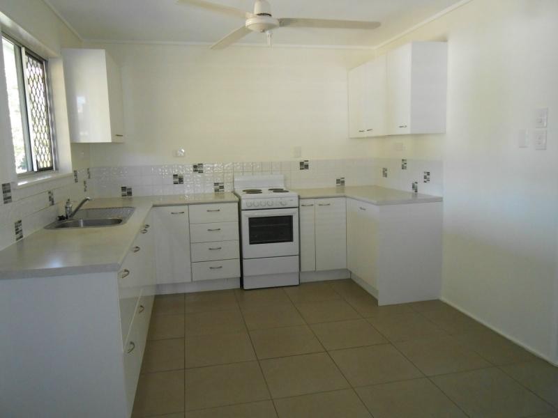 37 Coates Street, Mount Louisa QLD 4814