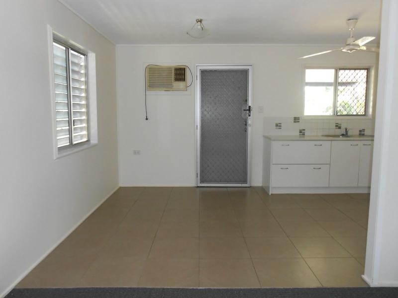 37 Coates Street, Mount Louisa QLD 4814