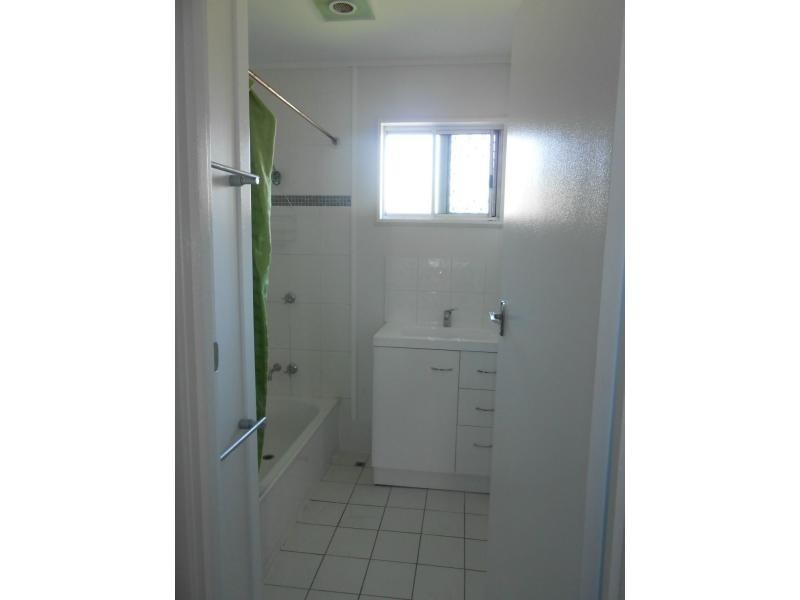 37 Coates Street, Mount Louisa QLD 4814