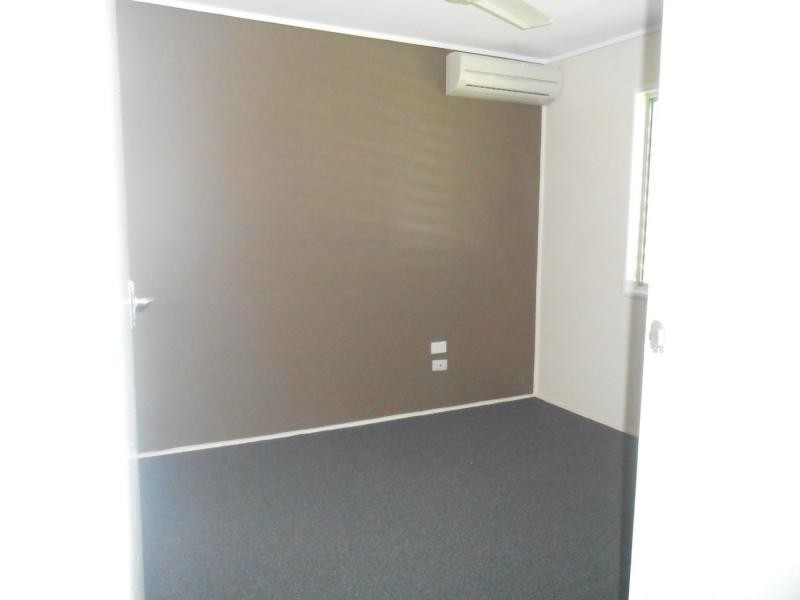 37 Coates Street, Mount Louisa QLD 4814