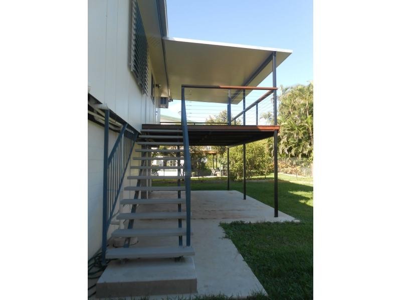 37 Coates Street, Mount Louisa QLD 4814