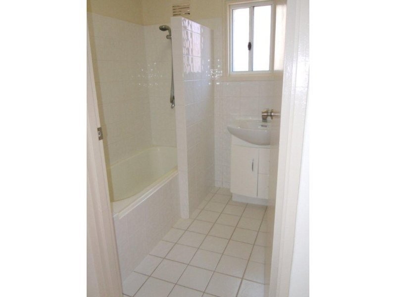 1 Armstrong Street, Hermit Park QLD 4812