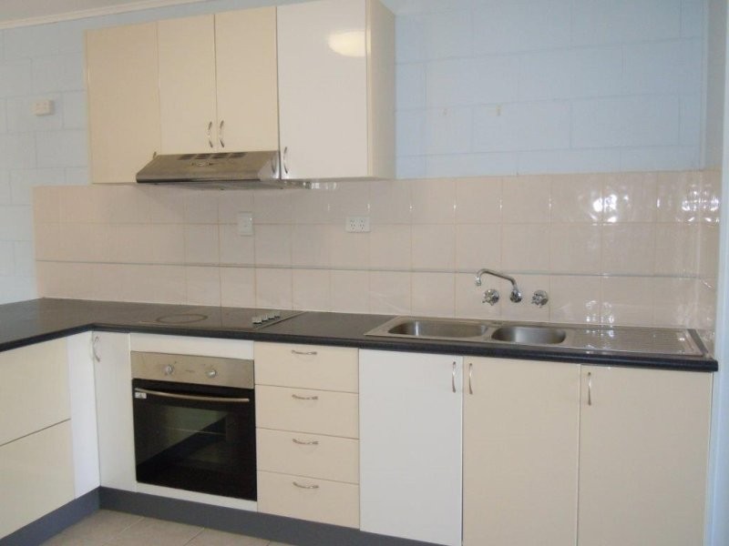 76 Wellington Street, Mundingburra QLD 4812