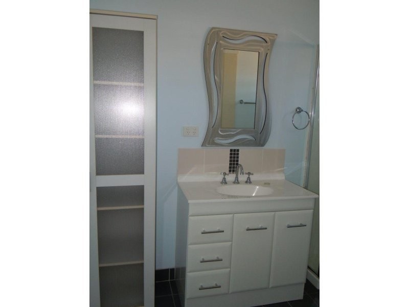 76 Wellington Street, Mundingburra QLD 4812