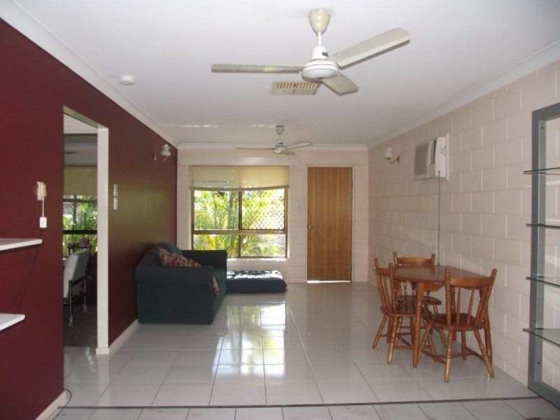 Unit 2/34 Peel Street, Garbutt QLD 4814