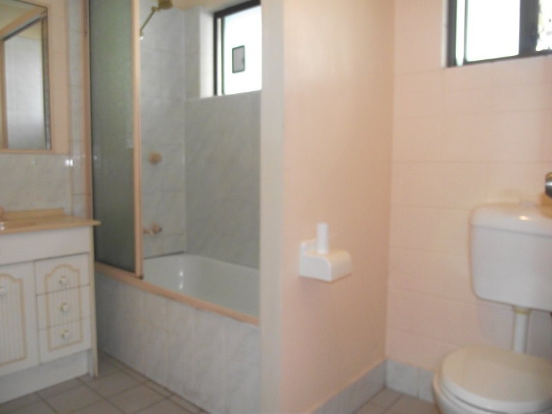 Unit 2/34 Peel Street, Garbutt QLD 4814