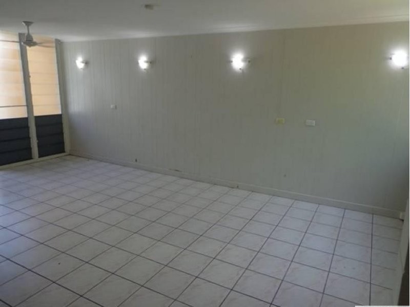 3/317 Stanley Street, North Ward QLD 4810