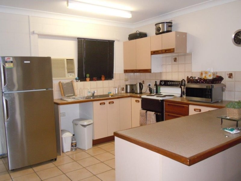 Unit 4/2 Cavendish Street, Pimlico QLD 4812
