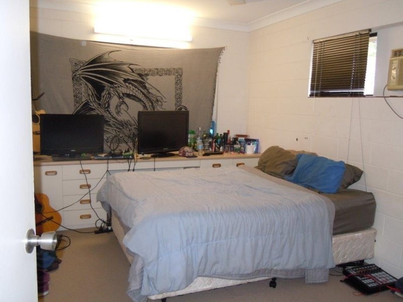 Unit 4/2 Cavendish Street, Pimlico QLD 4812