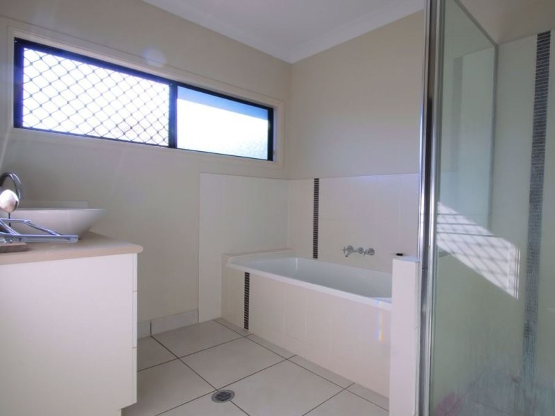 12 Summerland Drive, Deeragun QLD 4818