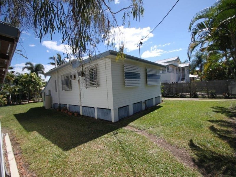 31 Latchford Street, Pimlico QLD 4812
