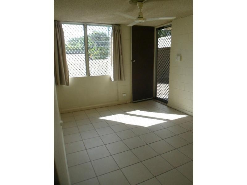 Unit 1/9 Warburton Street, North Ward QLD 4810