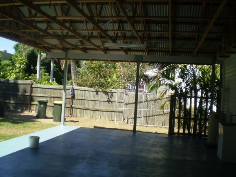 69 Livingston Street, West End QLD 4810