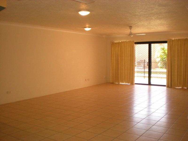 Unit 2/177 Mitchell Street, North Ward QLD 4810