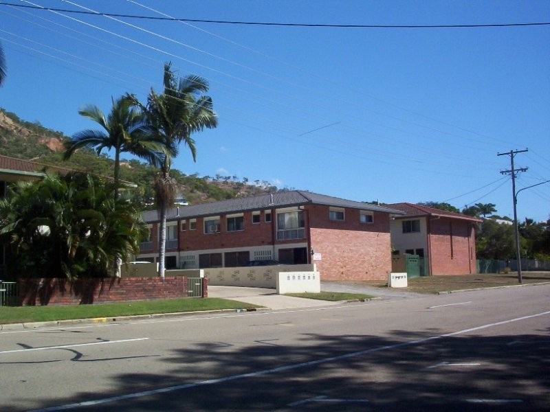 Unit 2/16 Paxton Street, North Ward QLD 4810