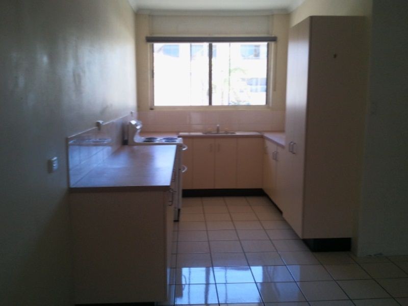 Unit 2/16 Paxton Street, North Ward QLD 4810