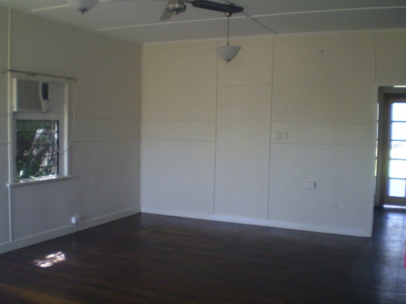 69 Livingstone Street, West End QLD 4810