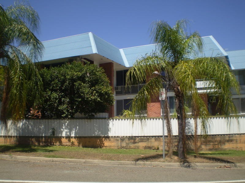 Unit 3/2 Victoria Street, Townsville City QLD 4810