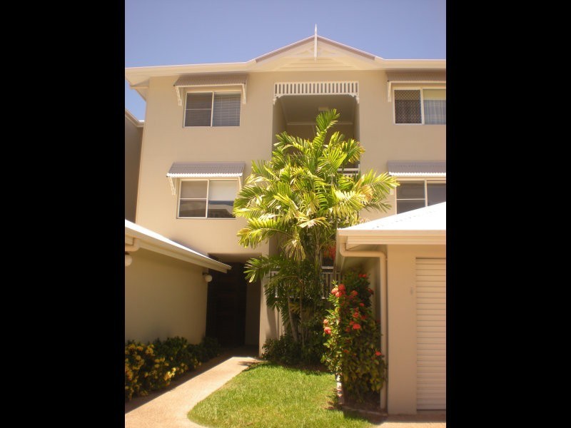 Unit 40/42 Warburton Street, North Ward QLD 4810