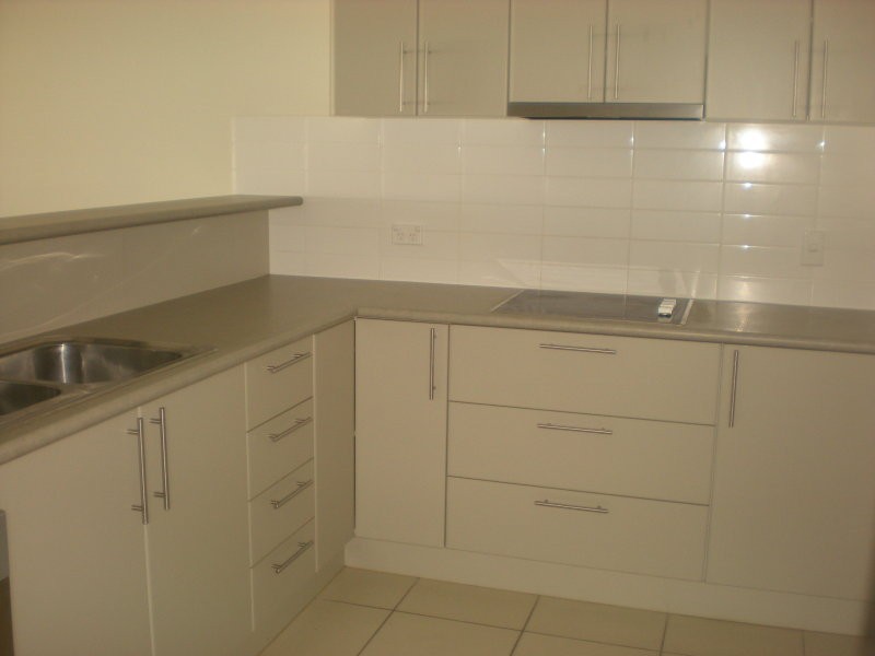 Unit 40/42 Warburton Street, North Ward QLD 4810