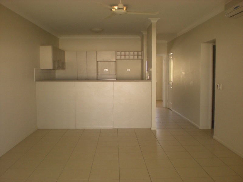 Unit 40/42 Warburton Street, North Ward QLD 4810