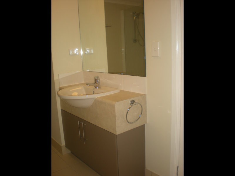 Unit 40/42 Warburton Street, North Ward QLD 4810