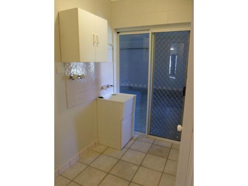 8 Blue Ridge Avenue, Wulguru QLD 4811