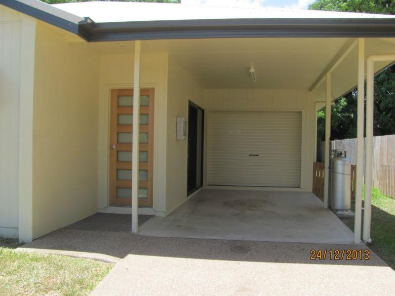 2/4 Finschhaffen Street, Aitkenvale QLD 4814