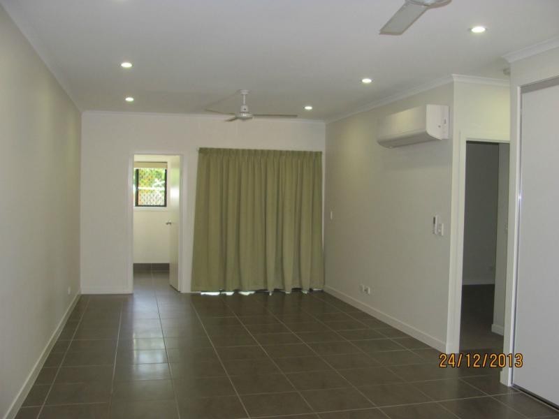 2/4 Finschhaffen Street, Aitkenvale QLD 4814