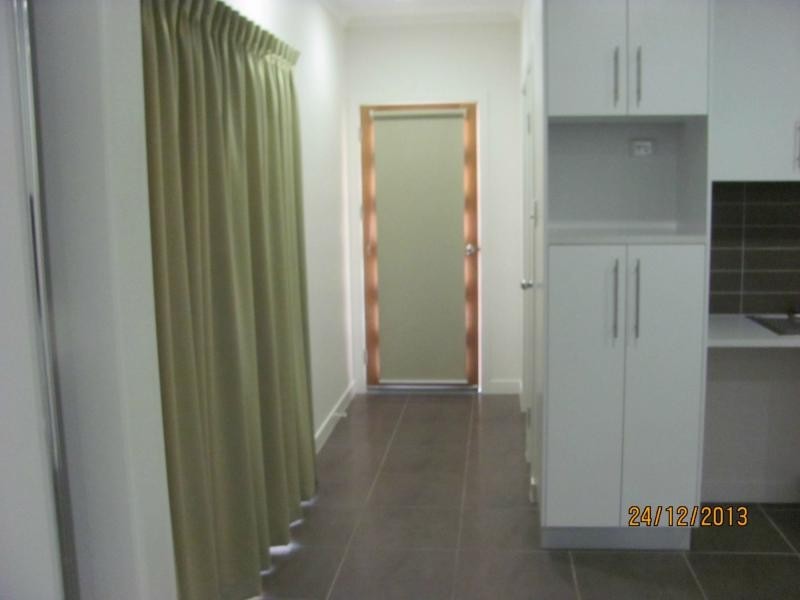 2/4 Finschhaffen Street, Aitkenvale QLD 4814