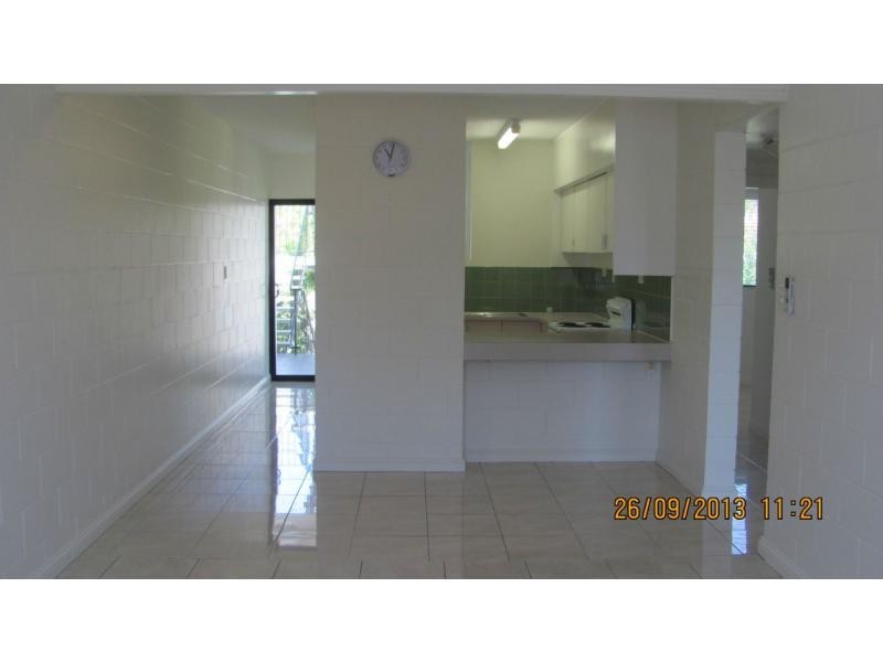 Unit 4/111 The Strand Street, North Ward QLD 4810