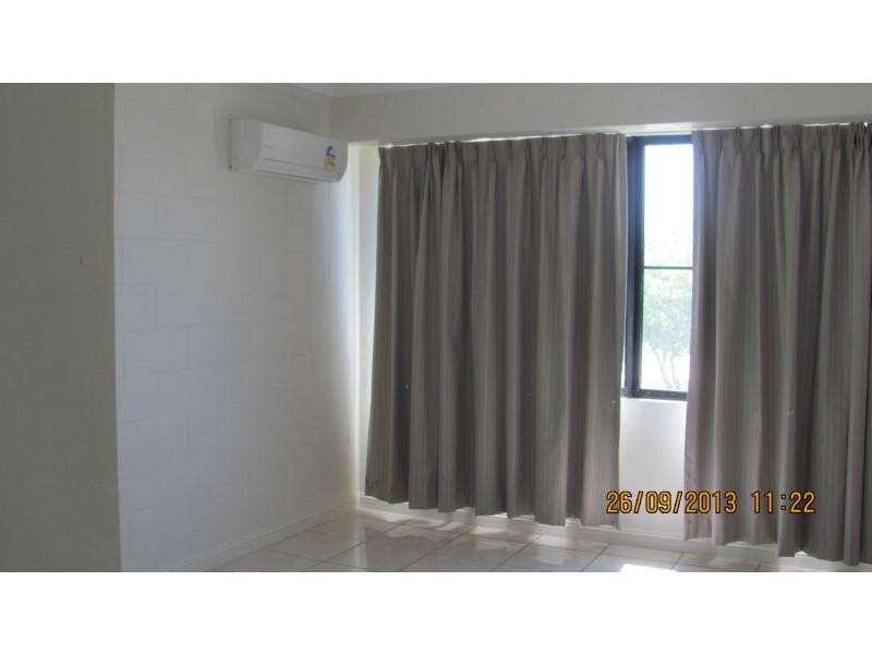 Unit 4/111 The Strand Street, North Ward QLD 4810
