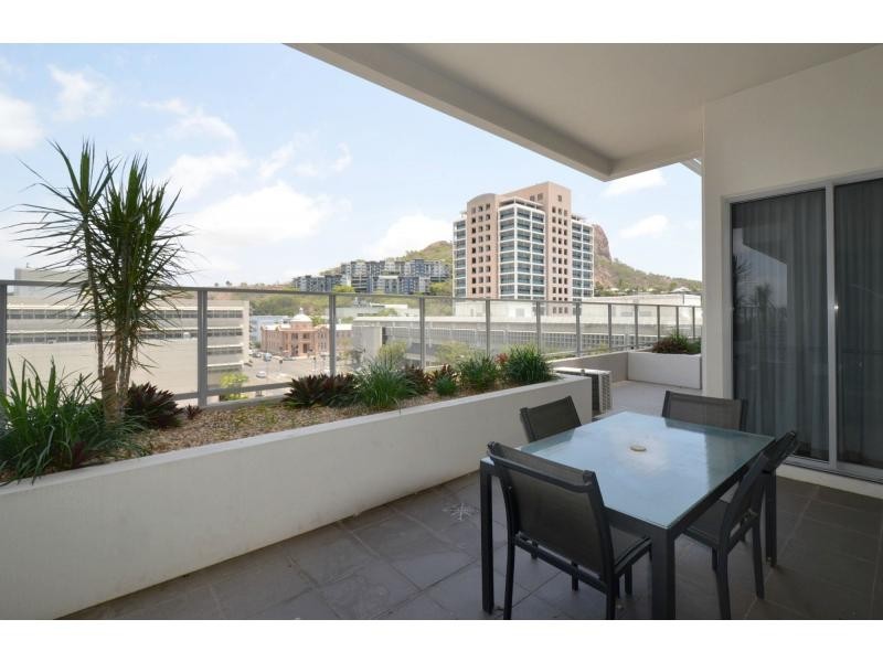 Unit 503/122 Walker Street, Townsville City QLD 4810