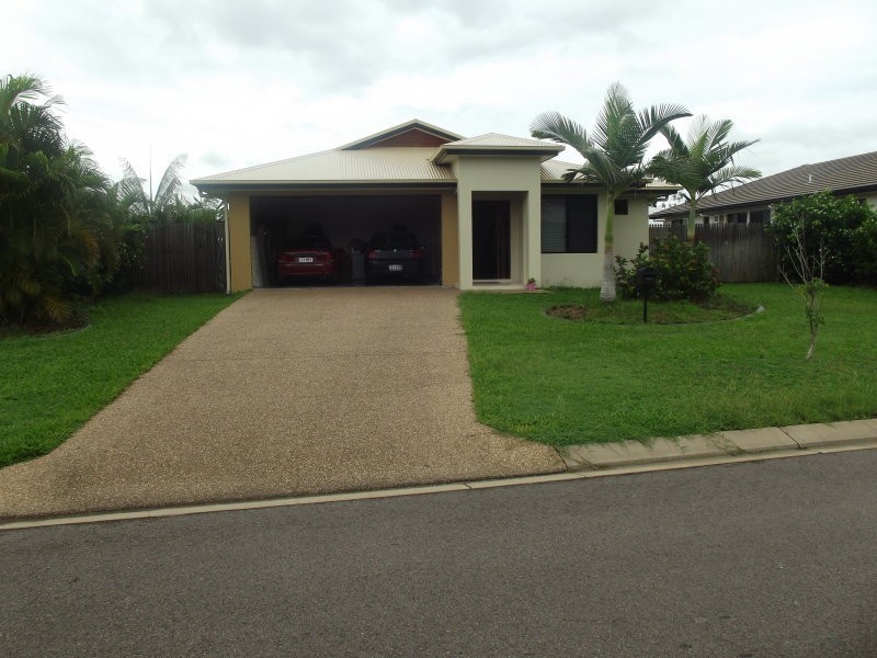 8 Skylark Place, Kelso QLD 4815