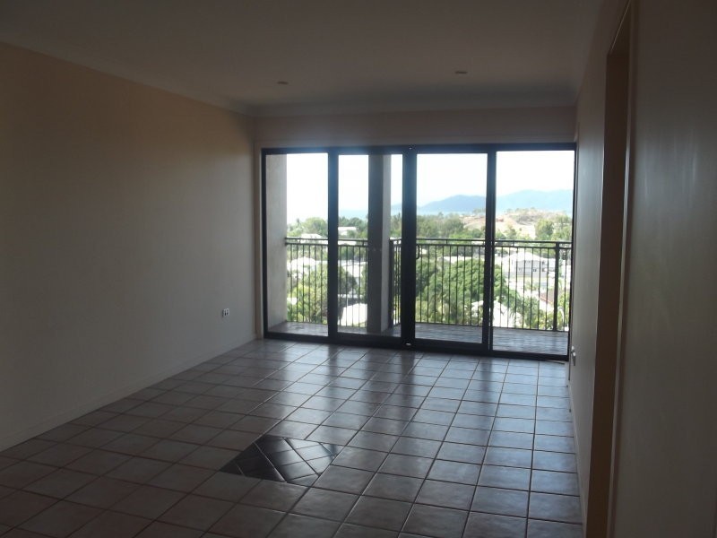 Unit 1/27 Gilbert Crescent, North Ward QLD 4810