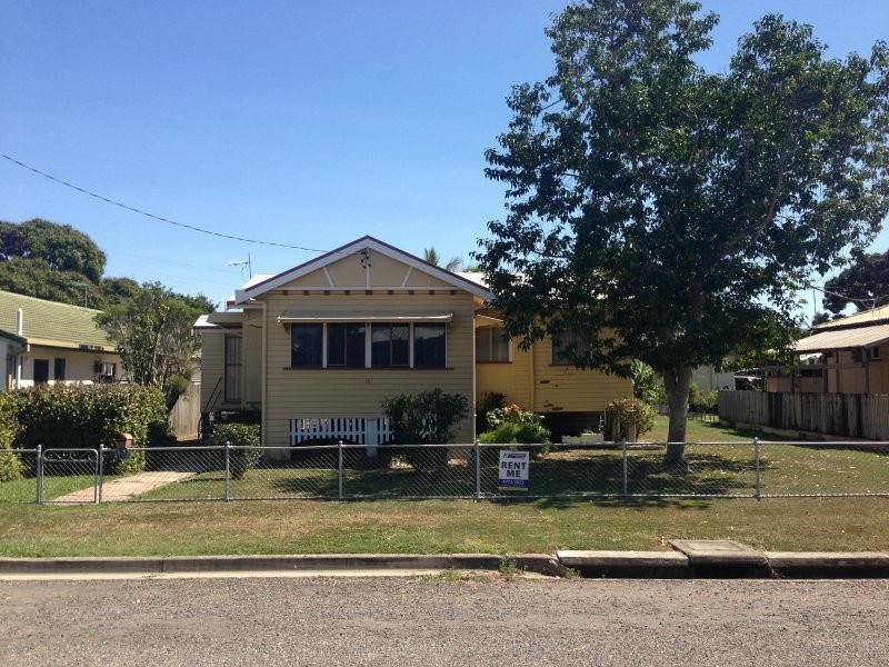 102 Railway Avenue, Railway Estate QLD 4810