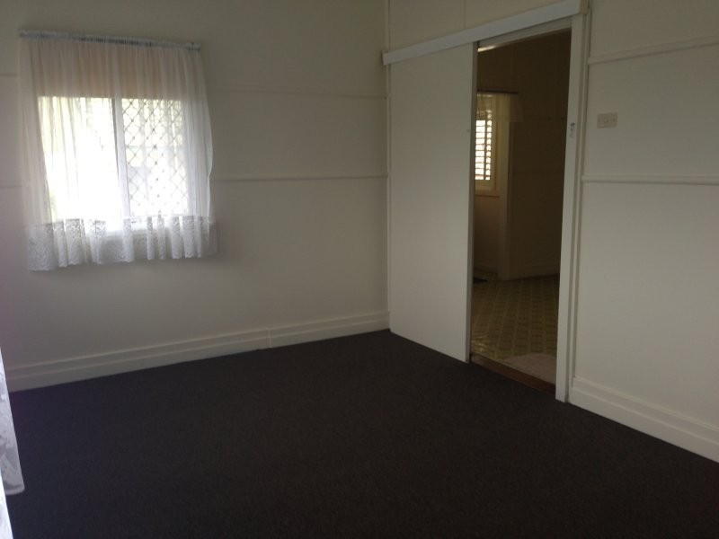 102 Railway Avenue, Railway Estate QLD 4810