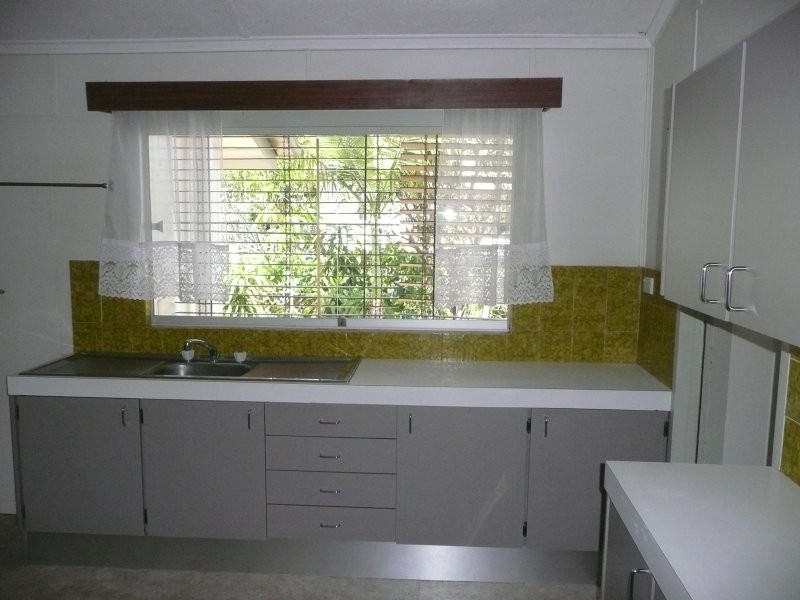 2/17 Somer Street, Hyde Park QLD 4812