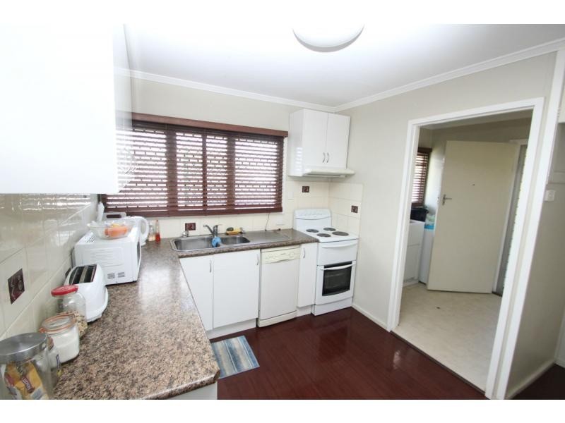 24 Clarendon Street, Hyde Park QLD 4812