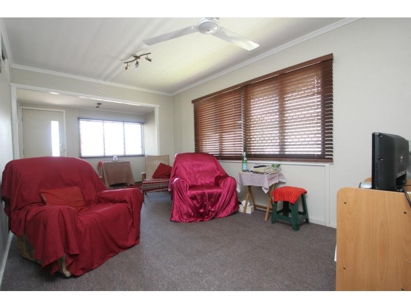 24 Clarendon Street, Hyde Park QLD 4812