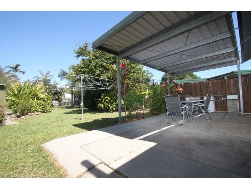 24 Clarendon Street, Hyde Park QLD 4812