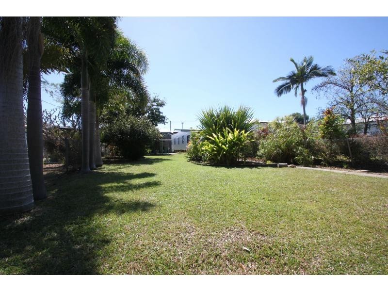 24 Clarendon Street, Hyde Park QLD 4812