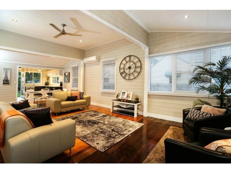 12 Townsville Street, West End QLD 4810