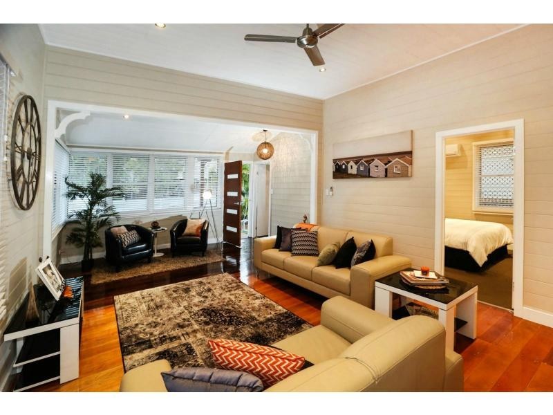 12 Townsville Street, West End QLD 4810